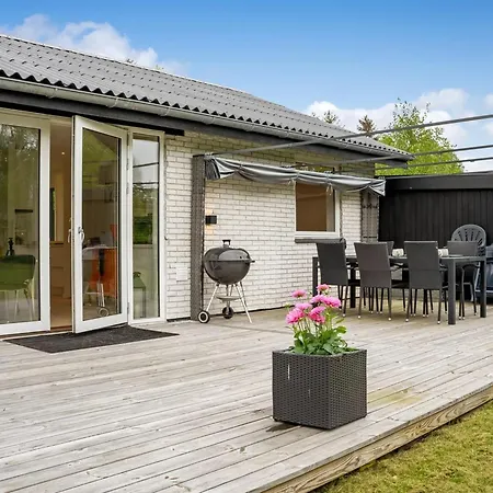 Ginie - 600m From The Sea By Interhome Dannemare