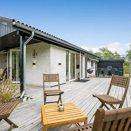 Ginie - 600m From The Sea By Interhome *