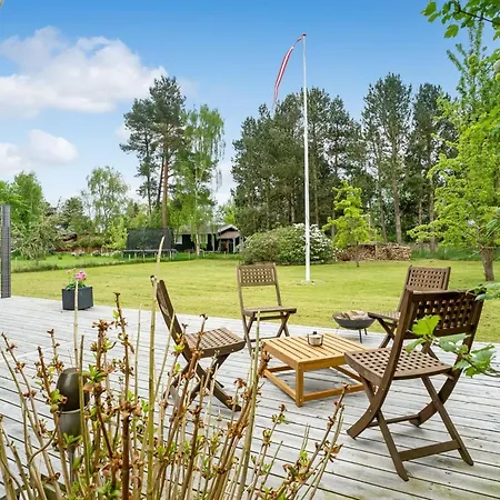 Ginie - 600m From The Sea By Interhome Dannemare